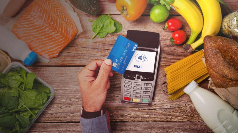 Paying for food using Visa contactless